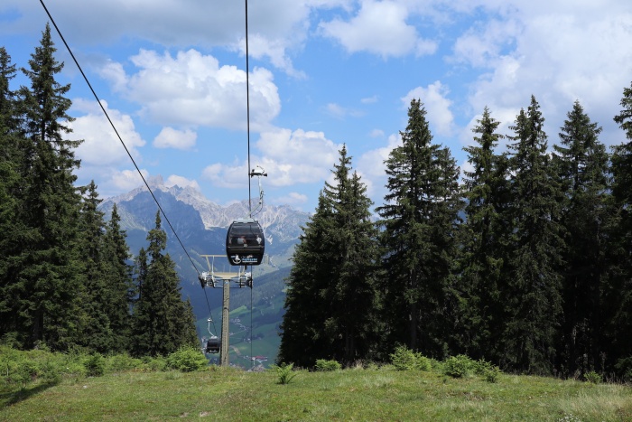 Papagenobahn und Dachsteinmassiv in Filzmoos